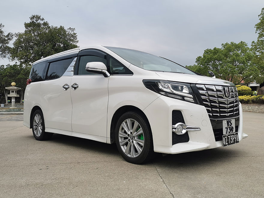 Alphard Nanny Car